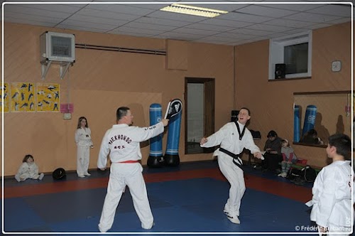 Taekwondo_12_01_27_29-BorderedNew